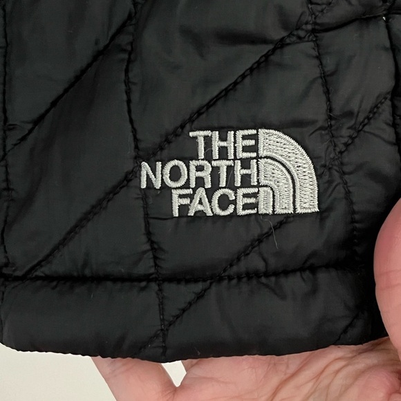 The North Face Thermoball Quilted Vest Black Womens Size Small Lightweigt - Picture 4 of 13